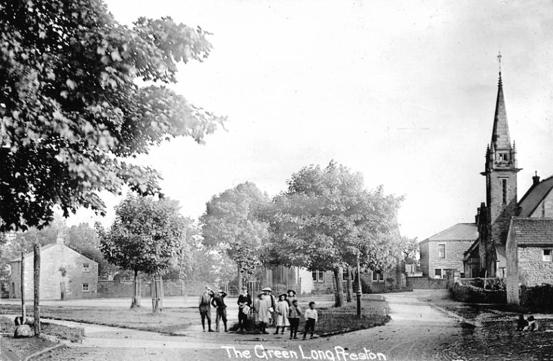 Children on Green c1904.jpg - Children on Long Preston Green c.1904